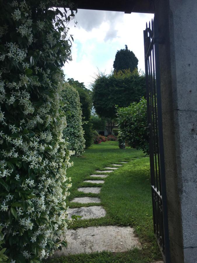 Bed and Breakfast il Motto di Tommy Castelveccana Esterno foto