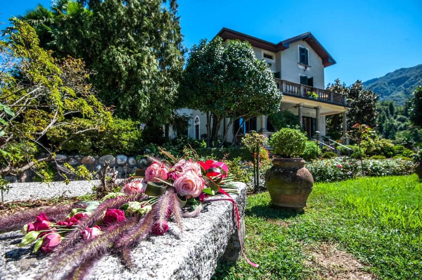 Bed and Breakfast il Motto di Tommy Castelveccana Esterno foto
