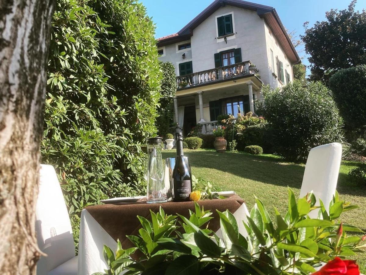 Bed and Breakfast il Motto di Tommy Castelveccana Esterno foto