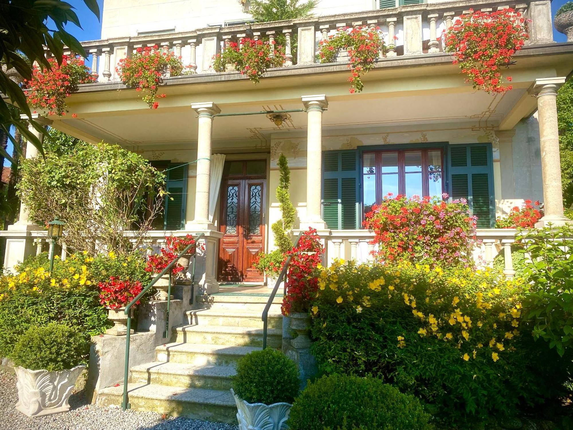 Bed and Breakfast il Motto di Tommy Castelveccana Esterno foto