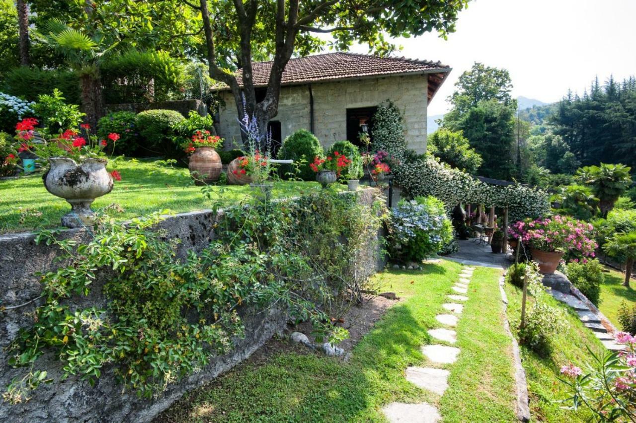 Bed and Breakfast il Motto di Tommy Castelveccana Esterno foto