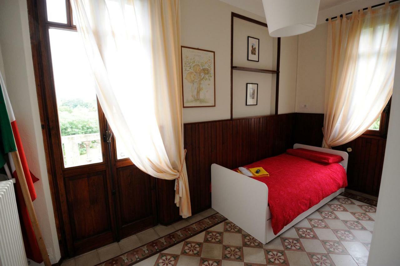 Bed and Breakfast il Motto di Tommy Castelveccana Esterno foto